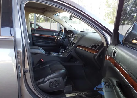 2010 Lincoln Mkt z USA, uszkodzony, nr VIN 2LMHJ5AR9ABJ17246